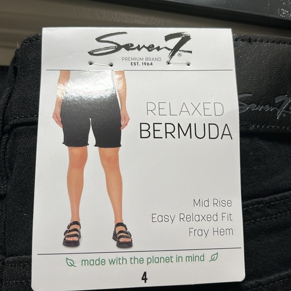 NWT Bermuda shorts - Picture 4 of 4
